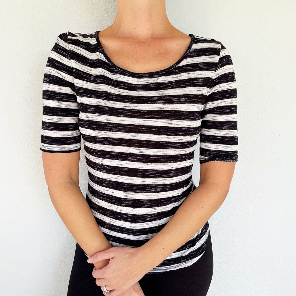 Apt. 9 black gray stripe print scoop neck half sleeve tee size petite medium